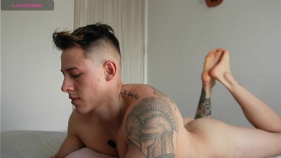 Latino_Milk_99 live cam on Cam4