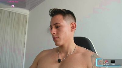 Latino_Milk_99 live cam on Cam4