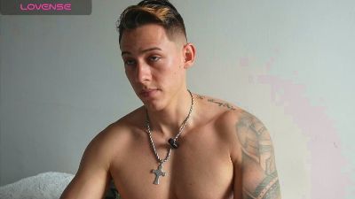 Latino_Milk_99 live cam on Cam4