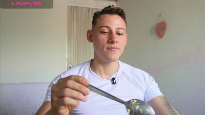 Latino_Milk_99 live cam on Cam4