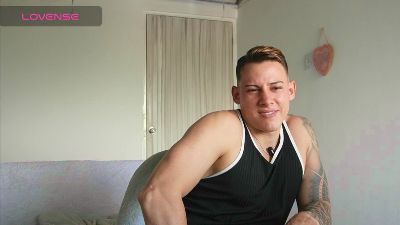 Latino_Milk_99 live cam on Cam4
