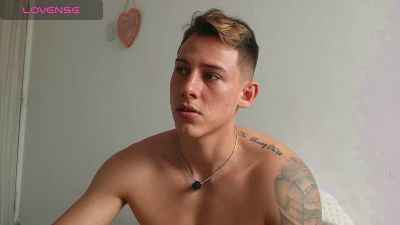 Latino_Milk_99 live cam on Cam4