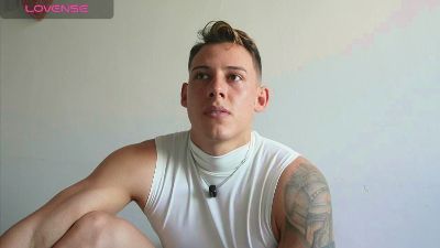Latino_Milk_99 live cam on Cam4
