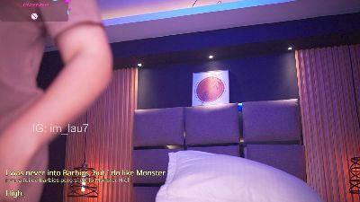 LauRoberts live cam on Cam4