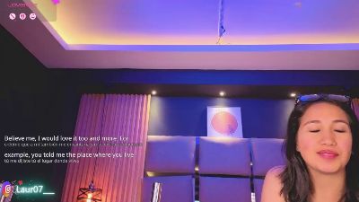 LauRoberts live cam on Cam4