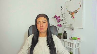 LauraCharm live cam on Cam4