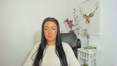 LauraCharm live cam on Cam4