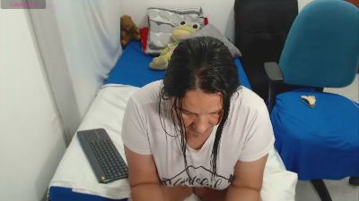 LauraFoxx live cam on Cam4