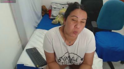 LauraFoxx live cam on Cam4