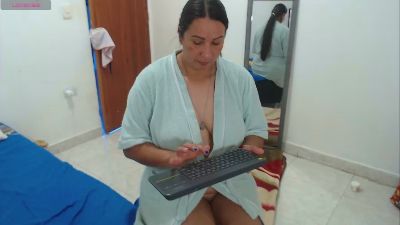 LauraFoxx live cam on Cam4