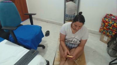 LauraFoxx live cam on Cam4