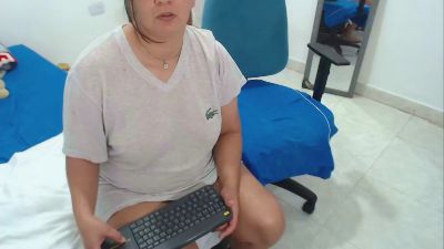 LauraFoxx live cam on Cam4