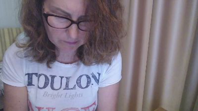 LauraOven live cam on Cam4
