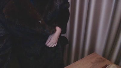 LauraOven live cam on Cam4