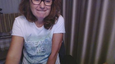 LauraOven live cam on Cam4