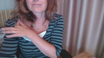 LauraOven live cam on Cam4