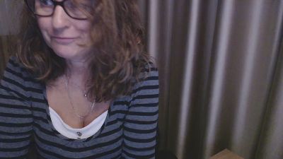 LauraOven live cam on Cam4