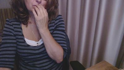 LauraOven live cam on Cam4
