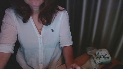 LauraOven live cam on Cam4