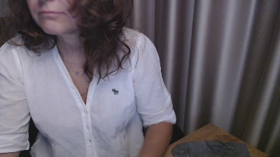 LauraOven live cam on Cam4