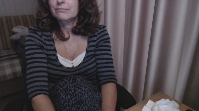 LauraOven live cam on Cam4
