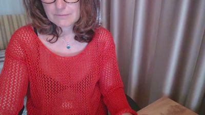 LauraOven live cam on Cam4