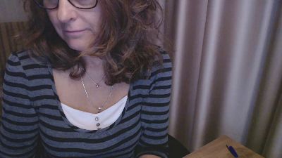 LauraOven live cam on Cam4