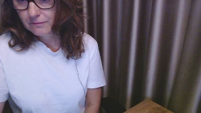 LauraOven live cam on Cam4