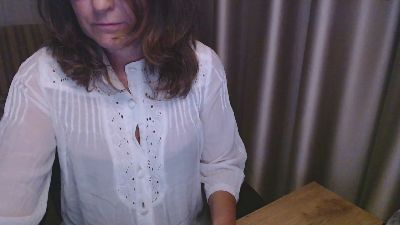 LauraOven live cam on Cam4