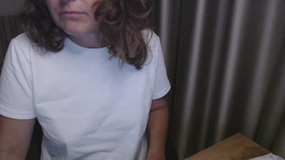 LauraOven live cam on Cam4