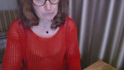 LauraOven live cam on Cam4