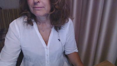 LauraOven live cam on Cam4