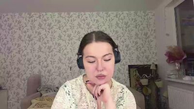 LauraRilling live cam on Cam4
