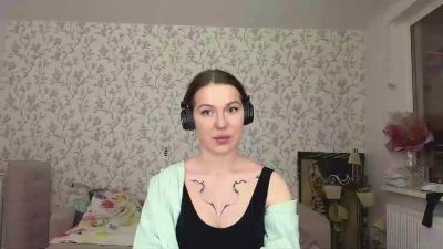LauraRilling live cam on Cam4