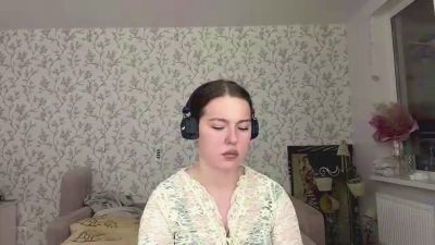 LauraRilling live cam on Cam4