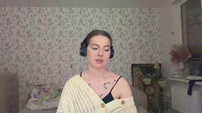 LauraRilling live cam on Cam4