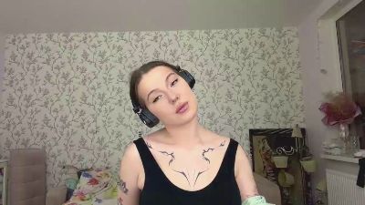 LauraRilling live cam on Cam4