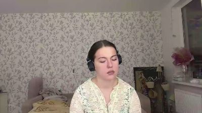 LauraRilling live cam on Cam4