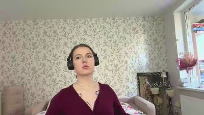 LauraRilling live cam on Cam4