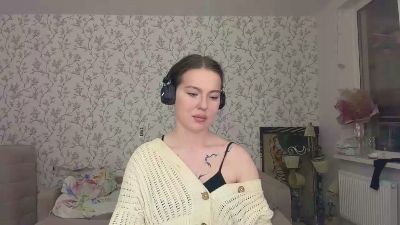 LauraRilling live cam on Cam4
