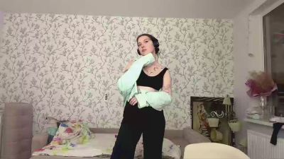LauraRilling live cam on Cam4
