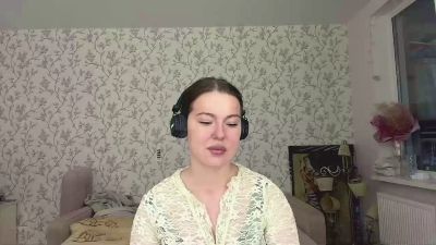 LauraRilling live cam on Cam4