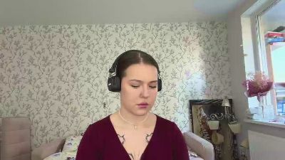 LauraRilling live cam on Cam4