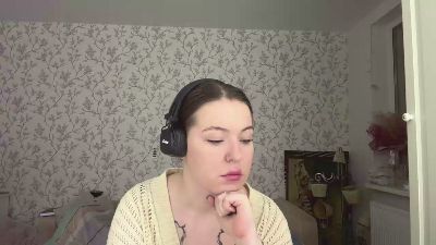 LauraRilling live cam on Cam4