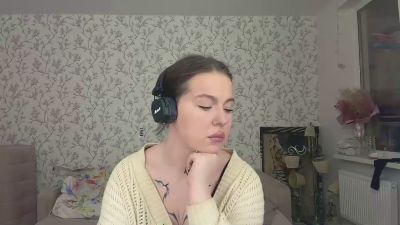 LauraRilling live cam on Cam4