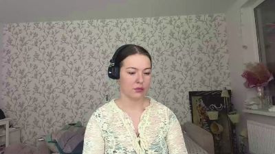 LauraRilling live cam on Cam4
