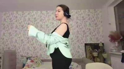 LauraRilling live cam on Cam4