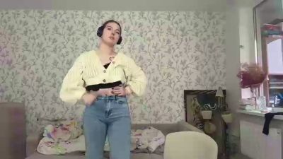 LauraRilling live cam on Cam4