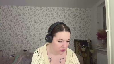 LauraRilling live cam on Cam4