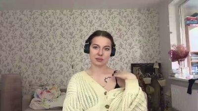 LauraRilling live cam on Cam4